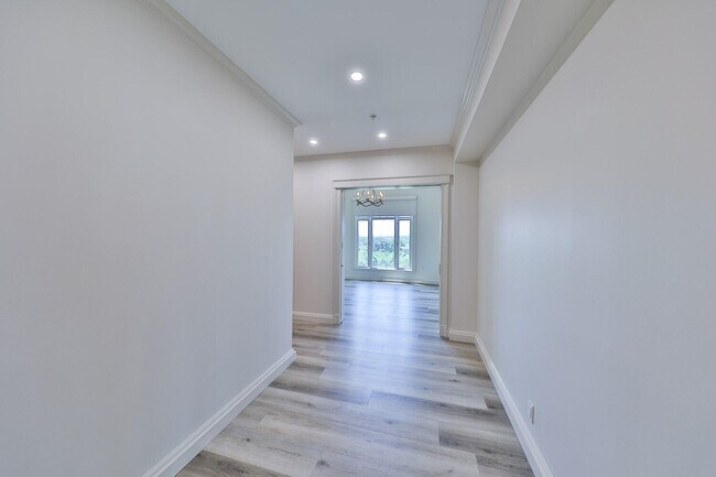 Building Photo - 400 Kelly Plantation Dr