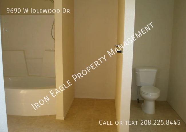 Building Photo - 9690 W Idlewood Dr