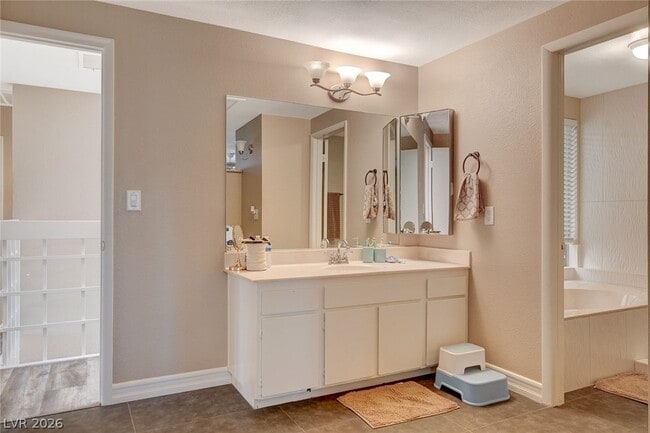 Building Photo - 2408 El Cortez Ave