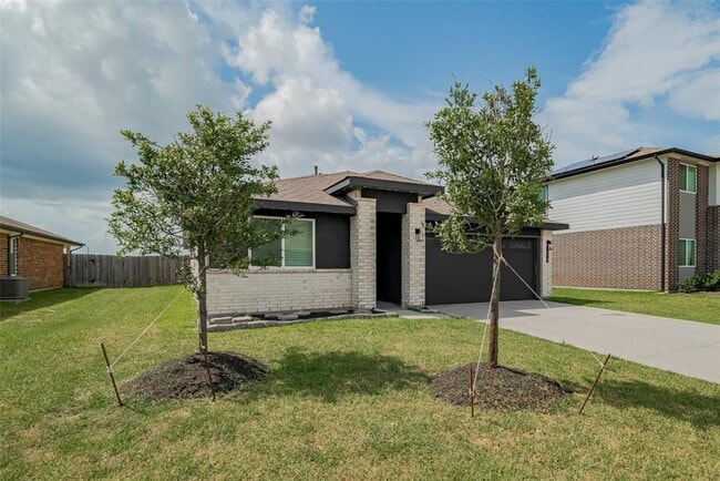 Building Photo - 14519 Sweetwater Dr