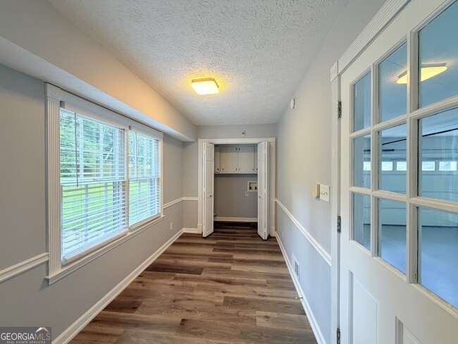 Building Photo - 315 Hardscrabble Rd