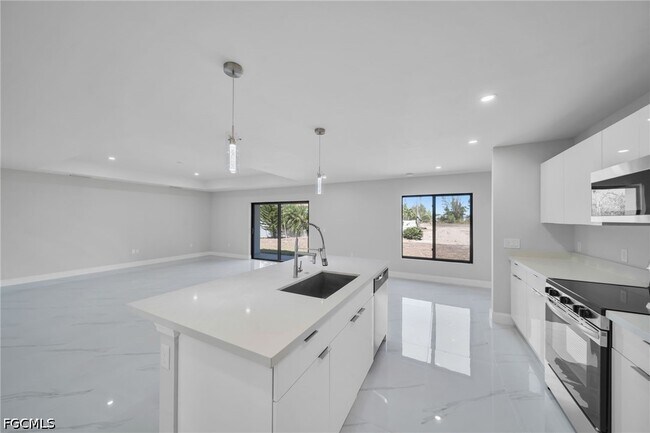 Building Photo - 2001 NW 20th St