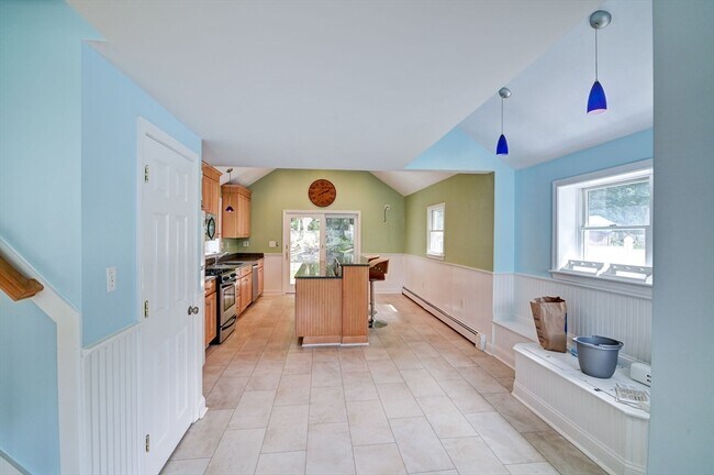 Building Photo - 30 Thayer Ave