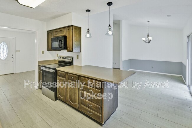 Building Photo - 1306 Clearview Dr