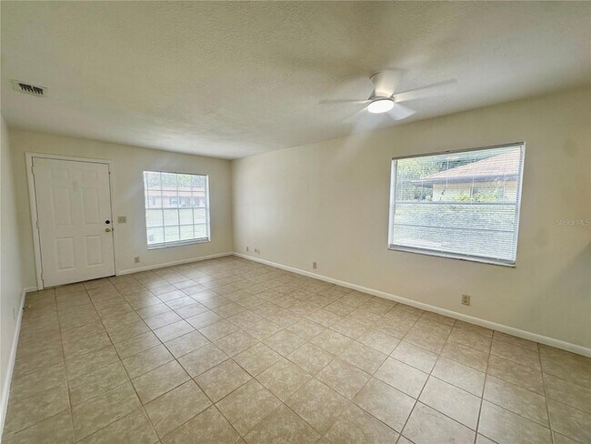 Building Photo - 5638 Struthers Ct
