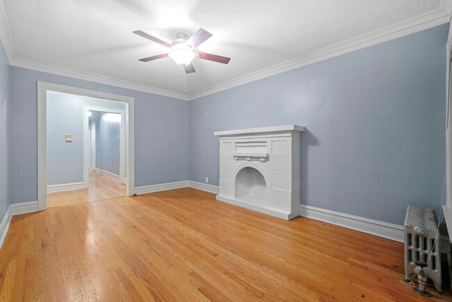 Building Photo - 304 S Kenilworth Ave