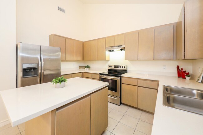 Building Photo - 1511 Don Camilo Blvd