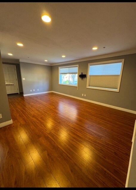 Building Photo - 108 W Maple St