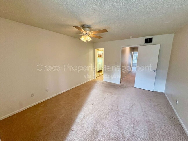 Building Photo - 226 Wright St