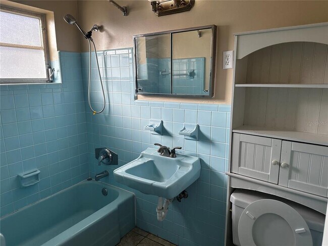 Building Photo - 21530 Meehan Ave