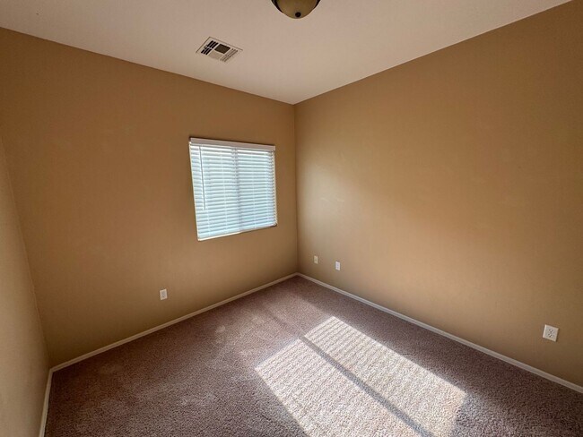 Building Photo - Red Rock Home