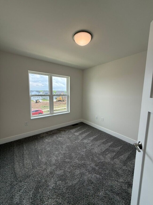 Building Photo - 4818 Suelo Rd