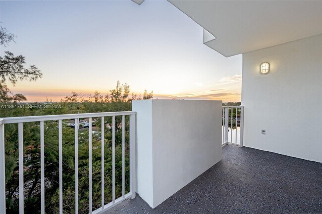 Building Photo - 1300 NE Miami Gardens Dr