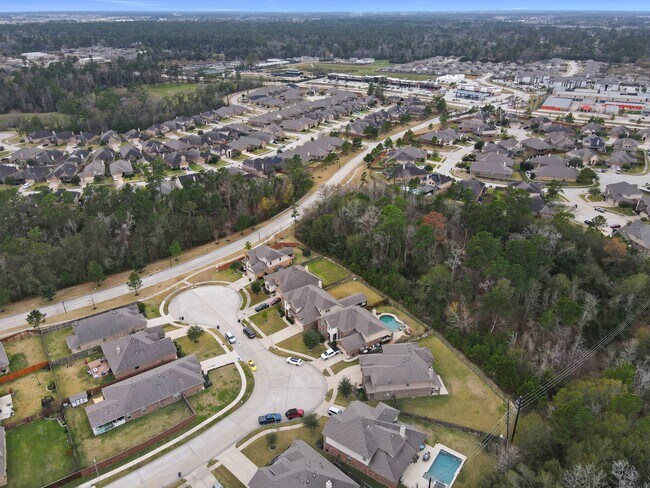 Building Photo - 24542 Grayson Falls Ln