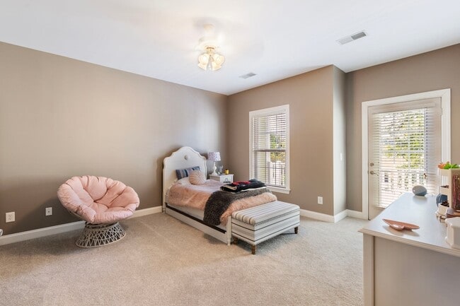 Building Photo - 1140 Frenchtown Ln