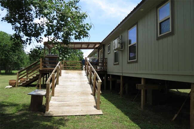 Building Photo - 177 White Oak Dr