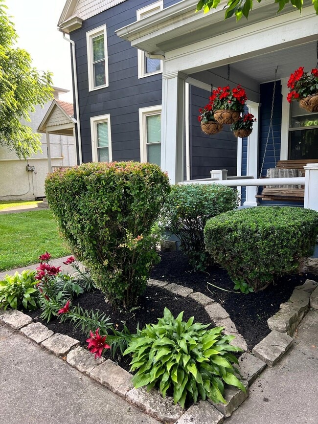 Building Photo - 1279 Hunter Ave