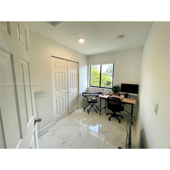 Building Photo - 2957 NW 45th St