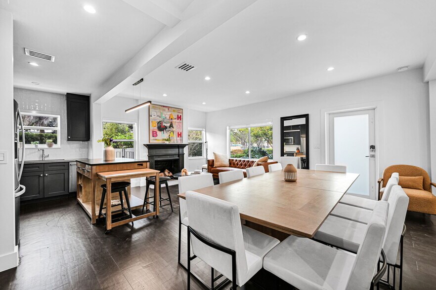 Building Photo - 150 NE 50th Ter