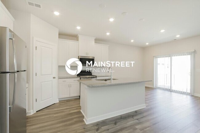 Building Photo - 3 Bedroom Pet-Friendly Home in Charlotte, NC with Main Street Renewal