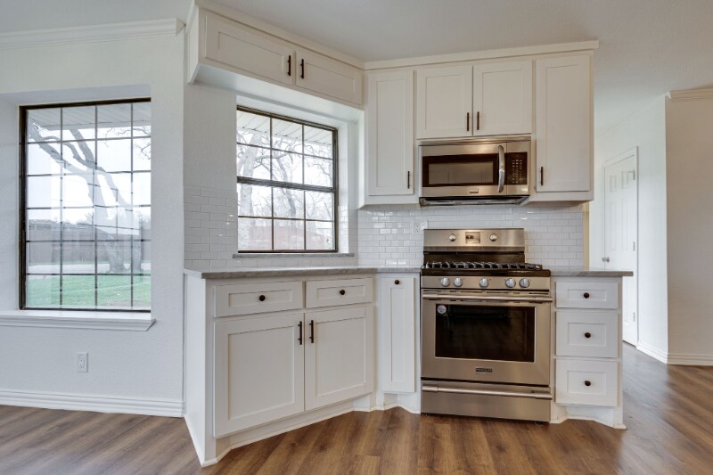 Building Photo - 3901 High Rd