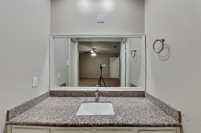 Building Photo - 11 Fiddleleaf Ct