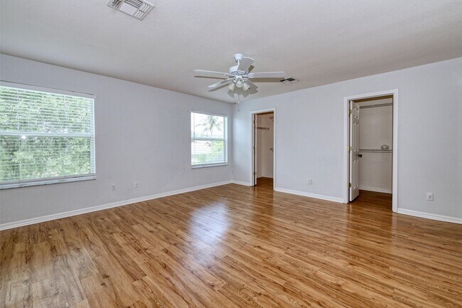 Building Photo - January Special offer 50% off First Month'...