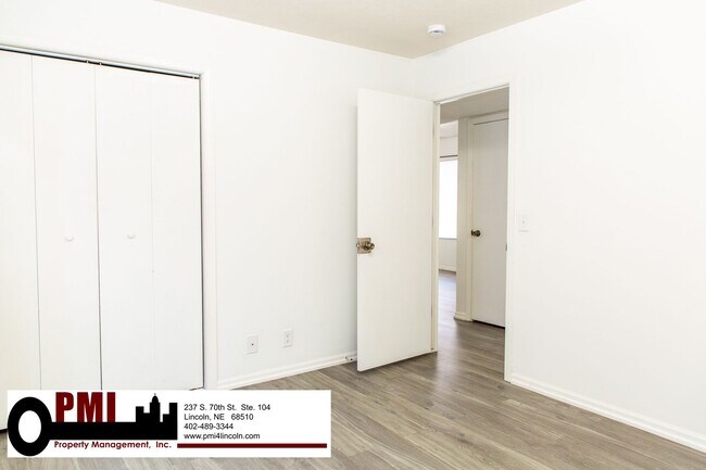 Building Photo - 2929 N 49th St