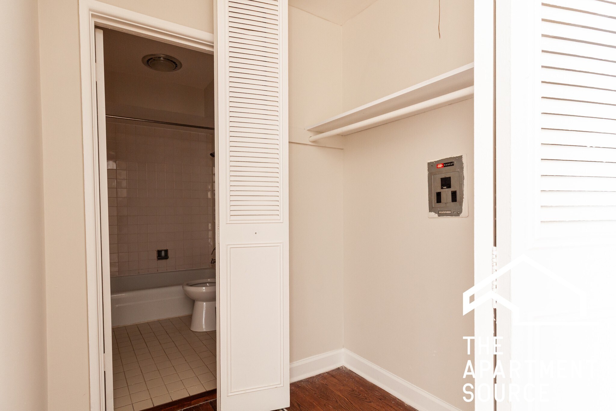 Building Photo - 6011 N Winthrop Ave