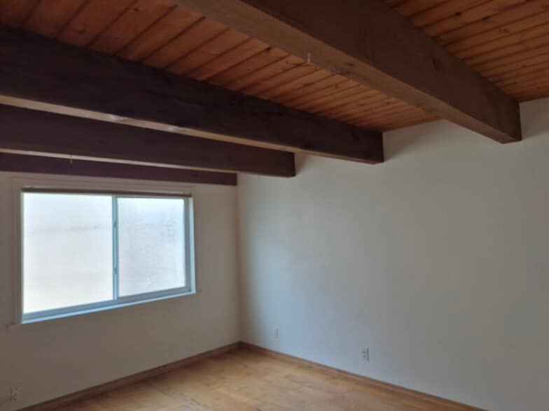 Building Photo - 300 Melrose Dr