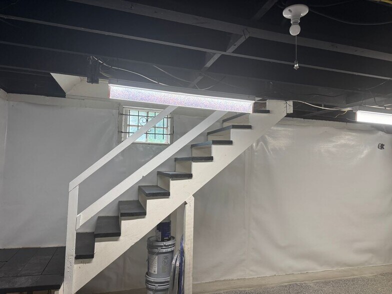 Building Photo - 1015 Avondale Ave SE