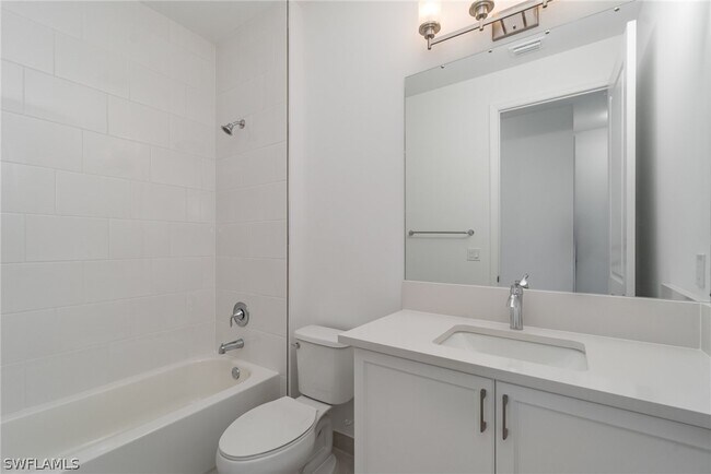 Building Photo - 12750 Woodbury Dr