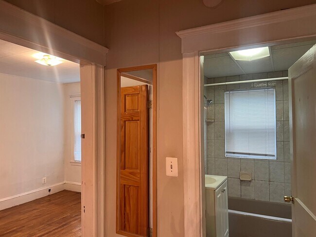 Building Photo - 3 Saint Clements Rd