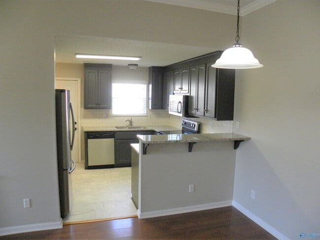 Building Photo - 258 Mountain Creek Dr