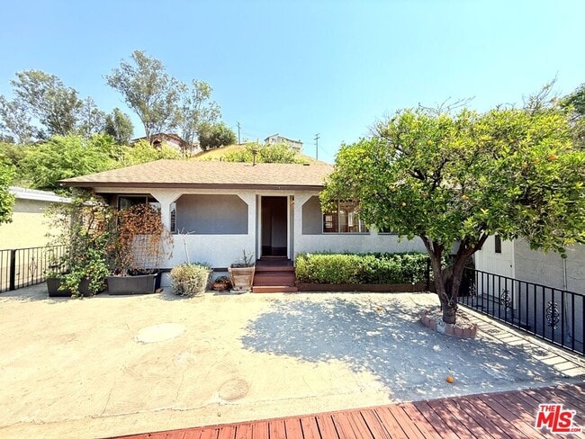 Primary Photo - 2723 Ballard St