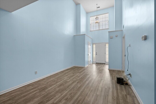 Building Photo - 1096 Harvester Cir