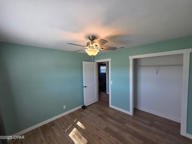 Building Photo - 5253 Collins Dr