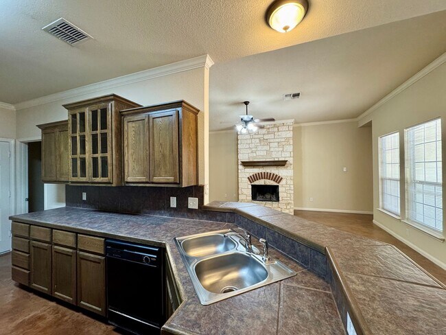 Building Photo - 400B Chapel Trail Cir
