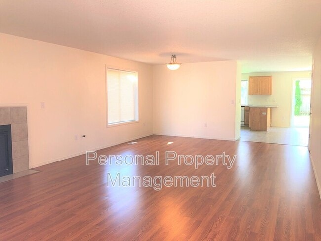 Building Photo - 4026 NE 165th Pl