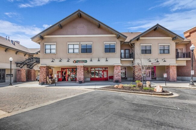 Building Photo - Park City Living Near Kimball Junction with Balcony