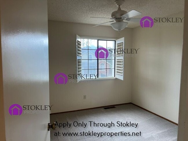 Building Photo - 3840 Rockford Dr