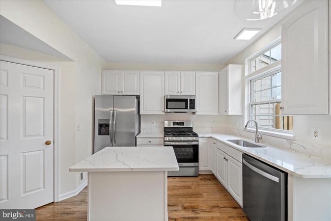 Building Photo - 20965 Killawog Terrace