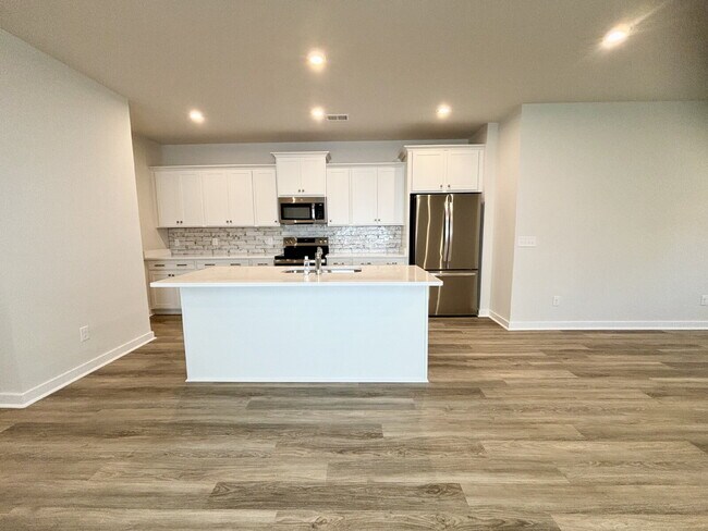 Building Photo - Brand New Single Family Home Just Minutes ...
