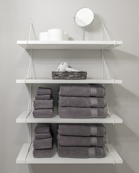 Ultra-soft bath towels, hand towels and washcloths (extra sets provided) - 2518 Cranbrook Lane