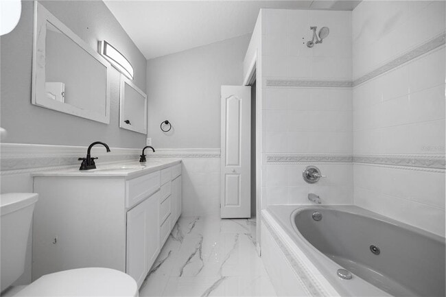 Building Photo - 1628 SE 29th Terrace