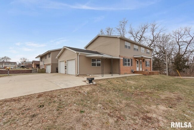 Building Photo - 2020 W Glen Ave