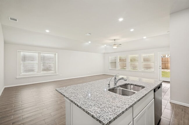 Building Photo - 14057 Kempt Dr