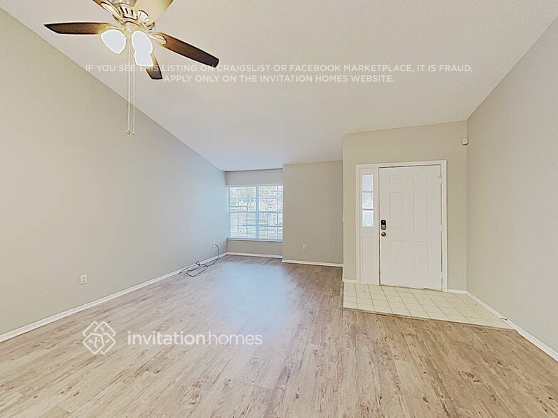 Building Photo - 1006 Henson Ct