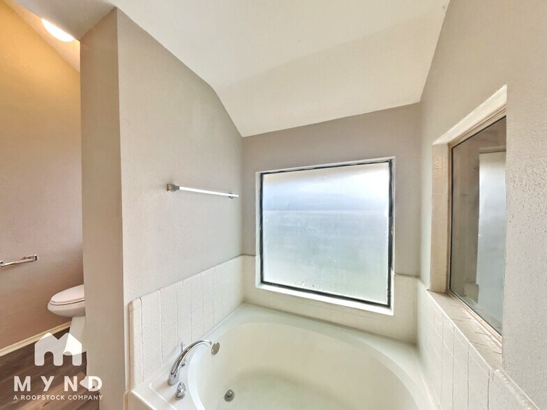 Building Photo - 4117 Endicott Dr