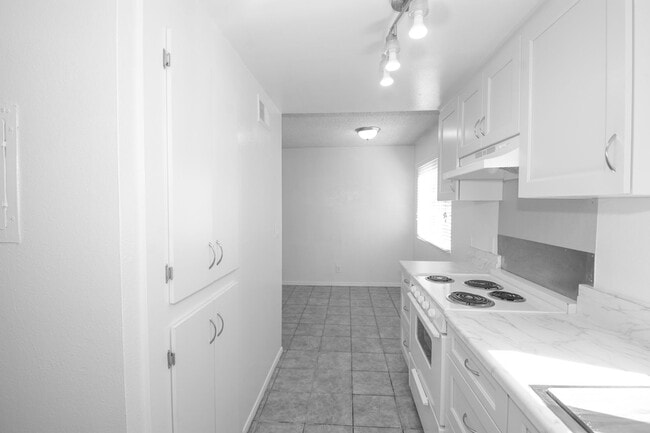 Building Photo - 12835 10th St